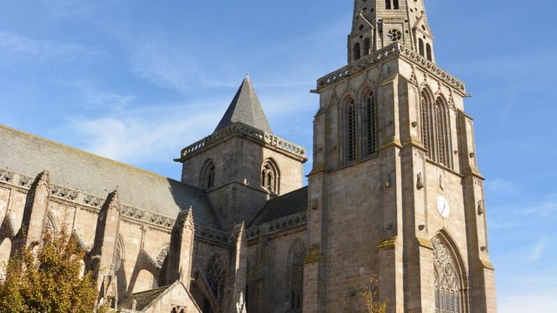 treguier cathedrale exterieur